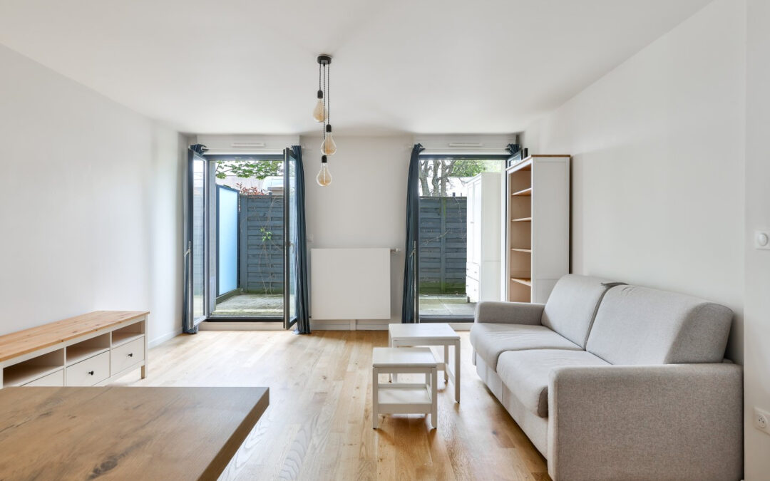 GRAND STUDIO AVEC TERRASSE – 1 PIECE –  33 M²