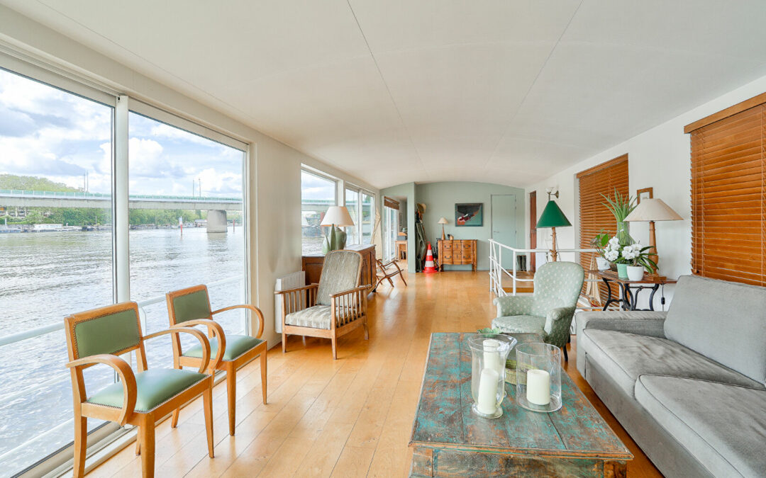 PENICHE ATYPIQUE – 6 PIECES – 300M2