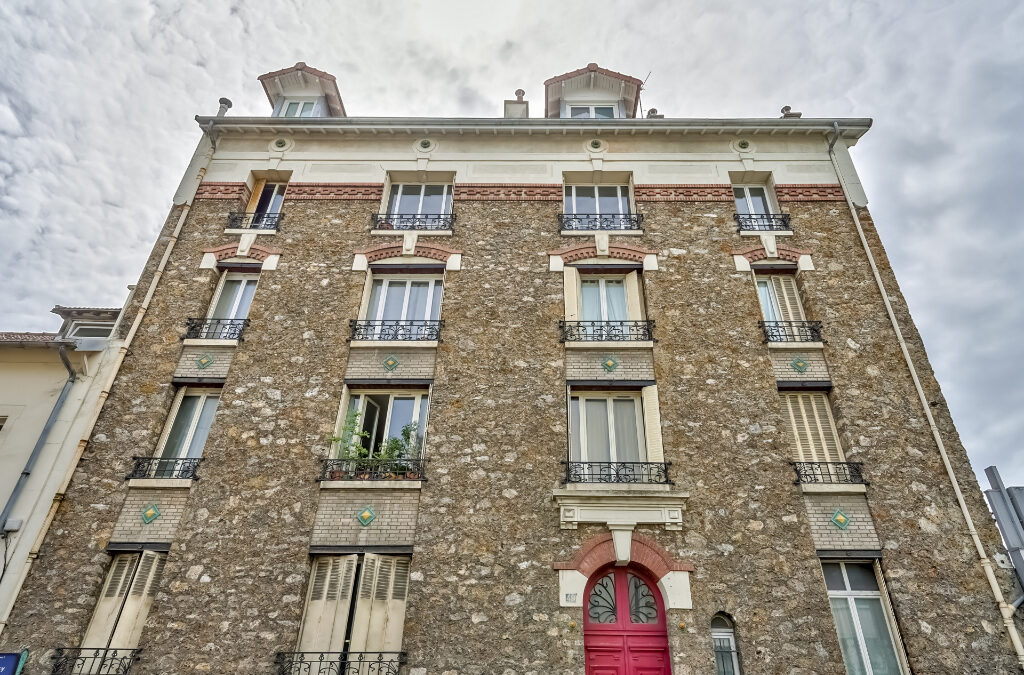 APPARTEMENT AVEC CHARME DE L’ANCIEN – 3 PIECES – 44 M²