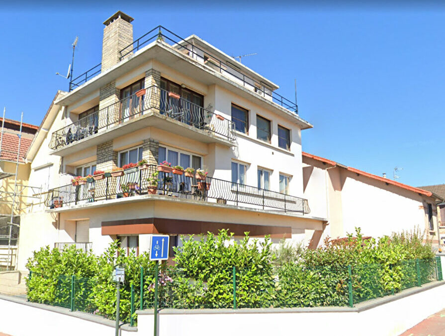 MAISON – 11 PIECES – 240 M²