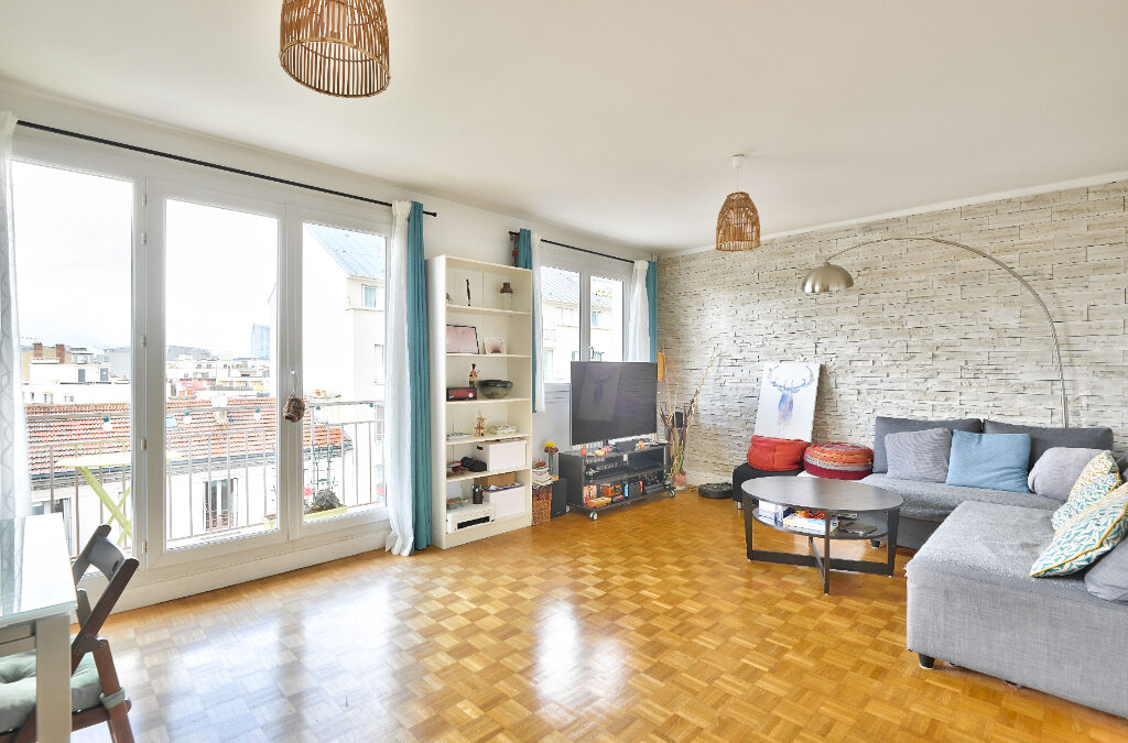 APPARTEMENT AVEC BALCON-  3 PIECES –  66 M²