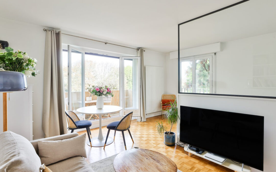 APPARTEMENT AVEC BALCON – GRAND F1 –  33 M²