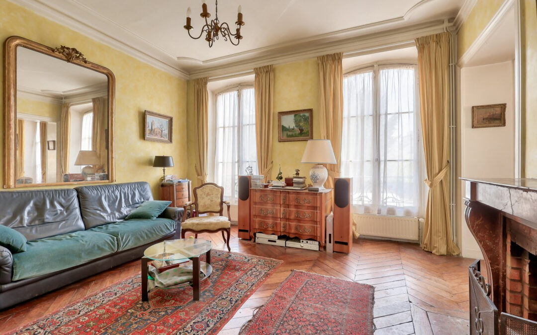 MAISON BOURGEOISE – 8 Pièces –  180 m²