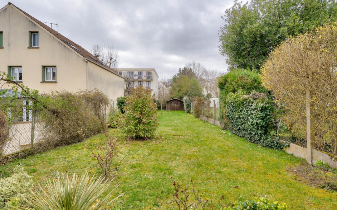 Maison avec jardin –  8 Pièces