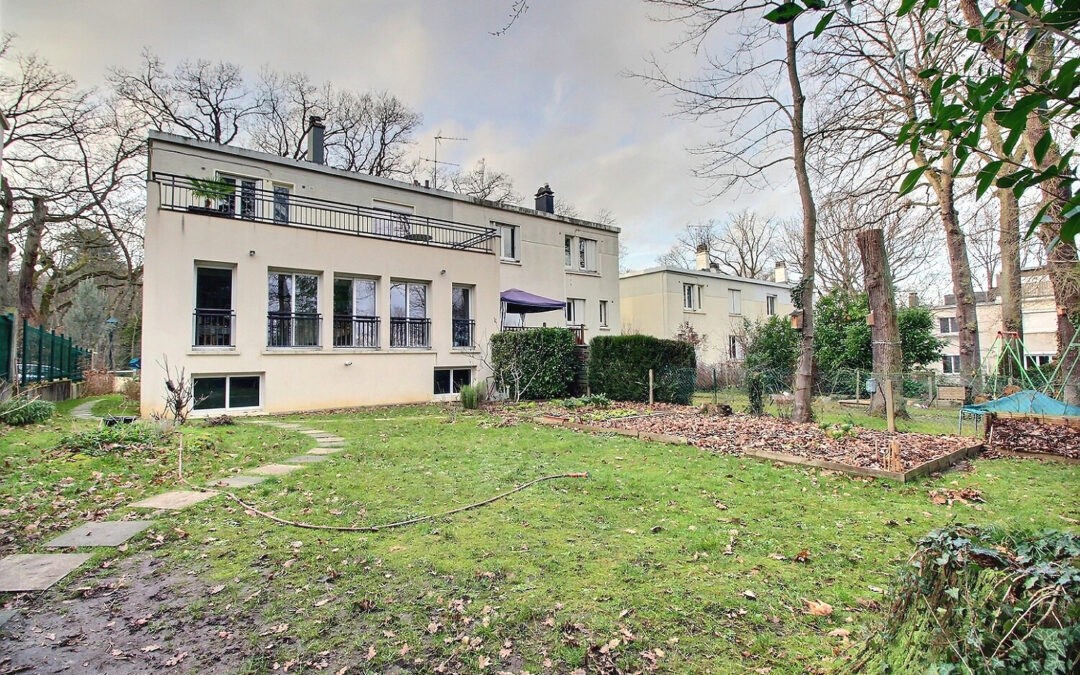 Maison Le Plessis Robinson 9 pièces 6 chambres 176 m2