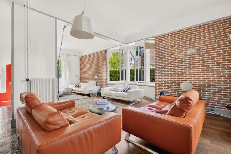 Propriete de caractere avec jardin — photo 4