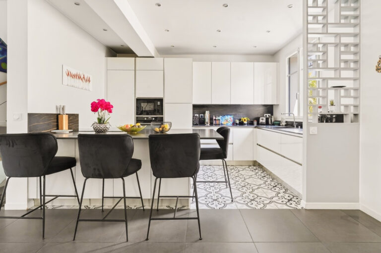 Maison contemporaine avec jardin — photo 5