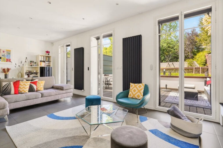 Maison contemporaine avec jardin