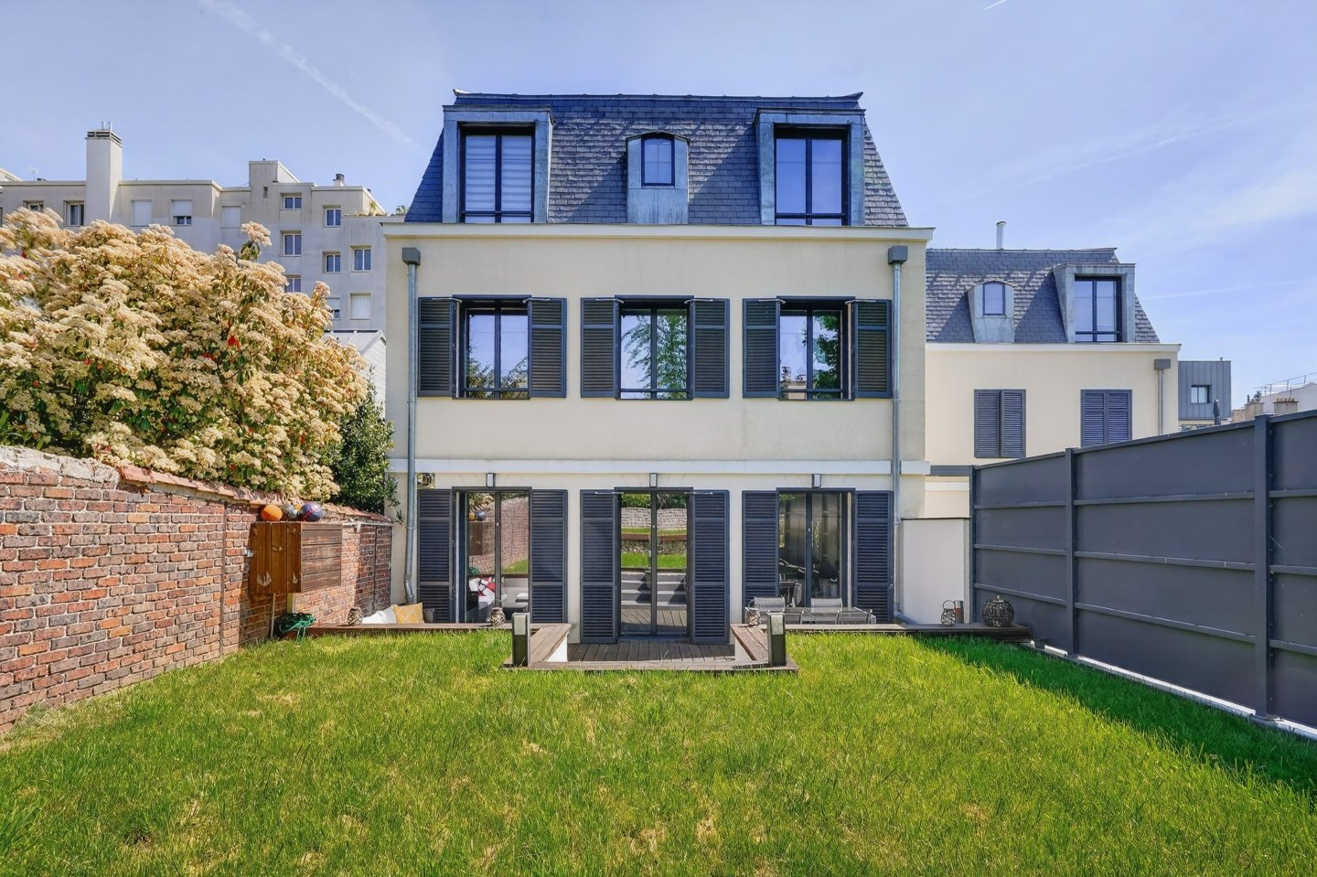 Maison 7 pièces 220 m² · à Clamart · 220 m² · 1 590 000 €